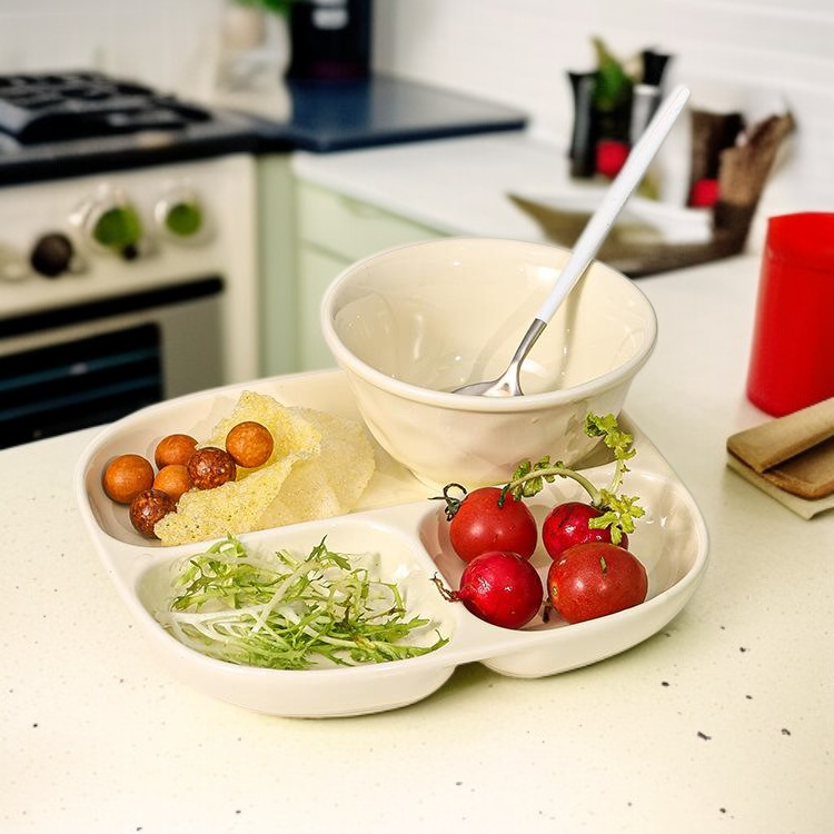 Domowy zestaw ceramicznych misek na ryż, mleko, deser i owoce w kremowym stylu