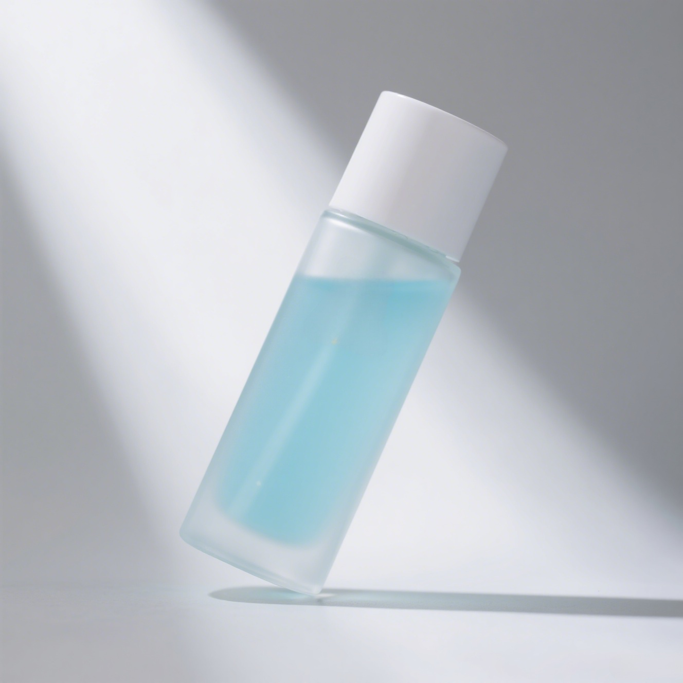 Hydratační, zklidňující a osvěžující esenciální voda