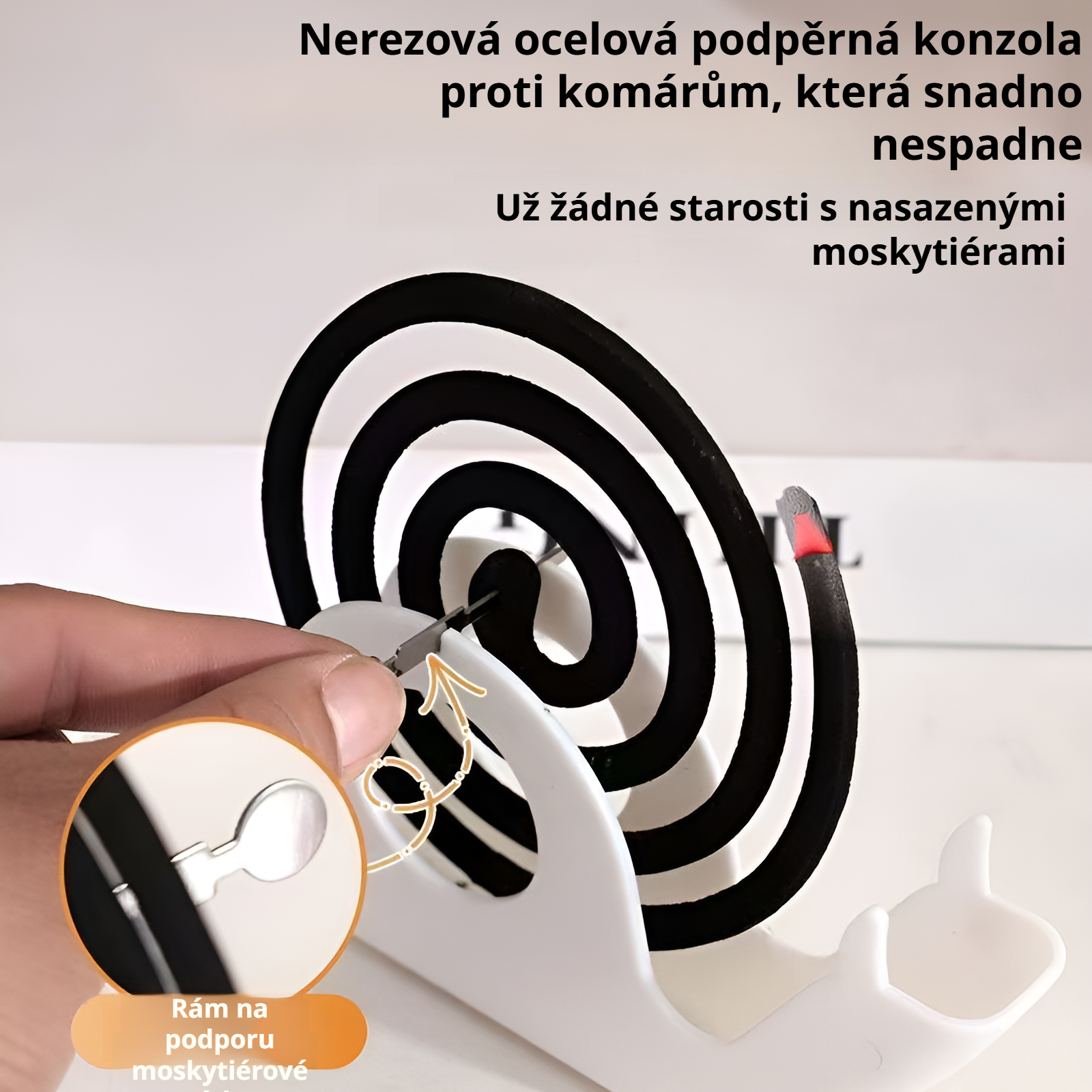 Designový držák na spirály proti komárům z blízka