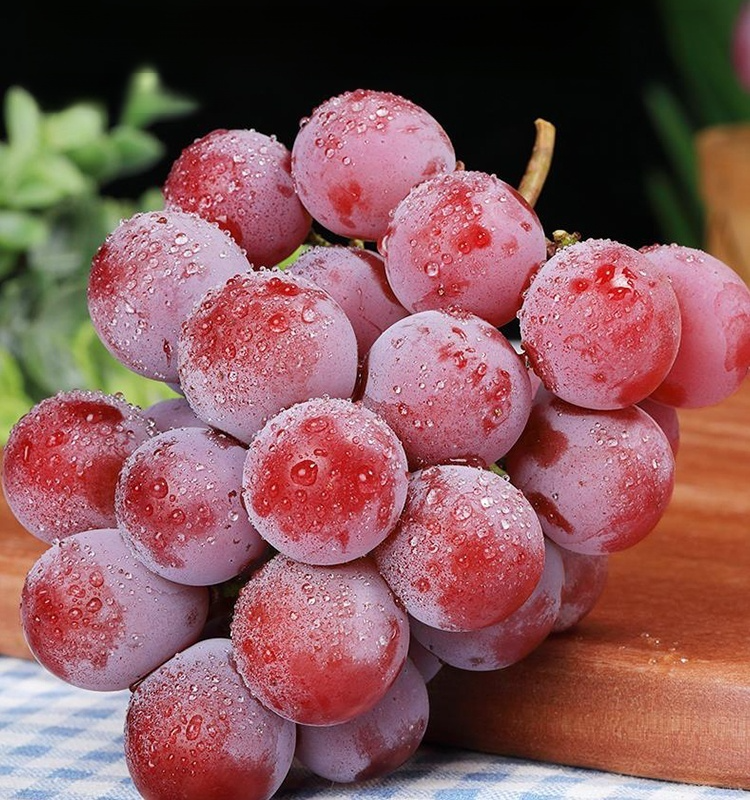 Queen Nina-Trauben mit natürlichem Weinaroma