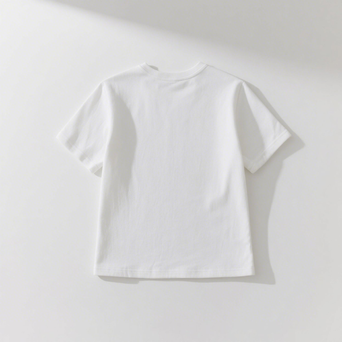 シンプル白半袖トップス