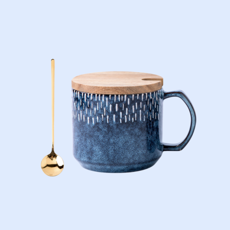 高価な陶器カップ