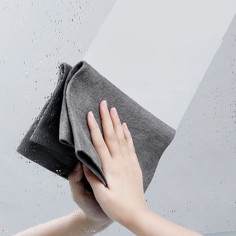  Kouzelná tkanina utírá sklo bez stopy