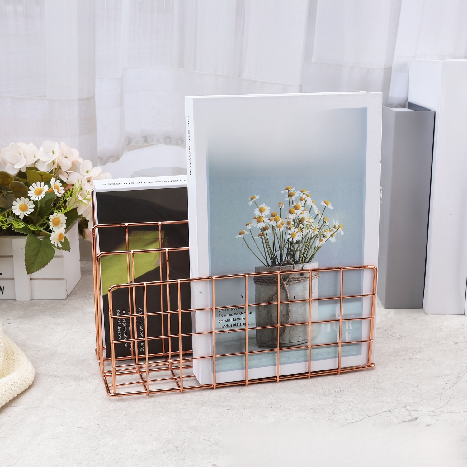 北欧風クリエイティブアイアンメタル3グリッド本棚デスクトップ装飾ファイルブック収納ラックファイルラック