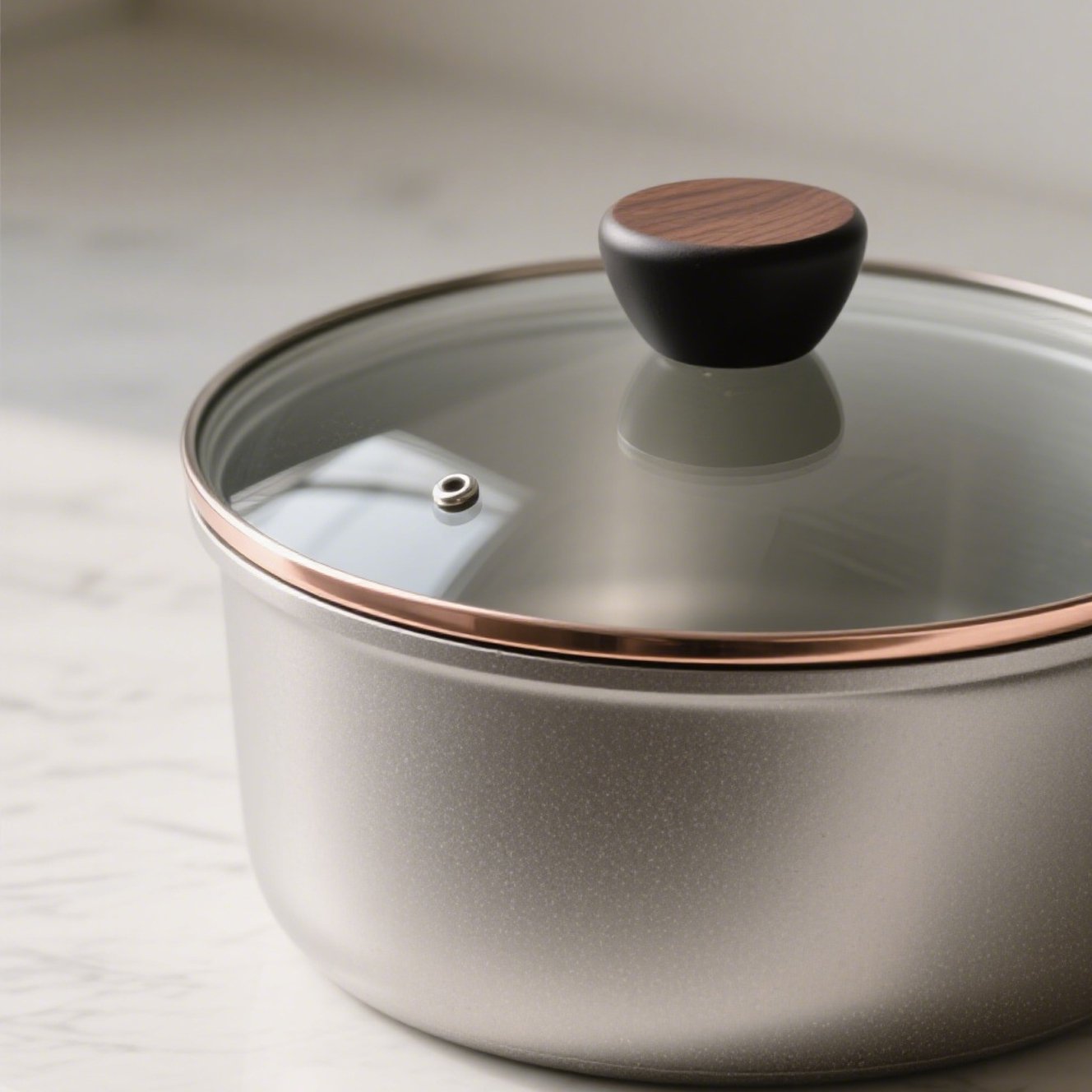 Robuster Edelstahl Suppentopf mit Deckel 