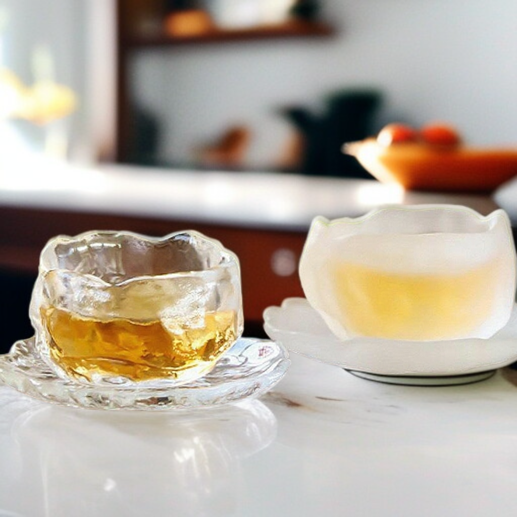 新しい透明な不規則な小さなティーカップ