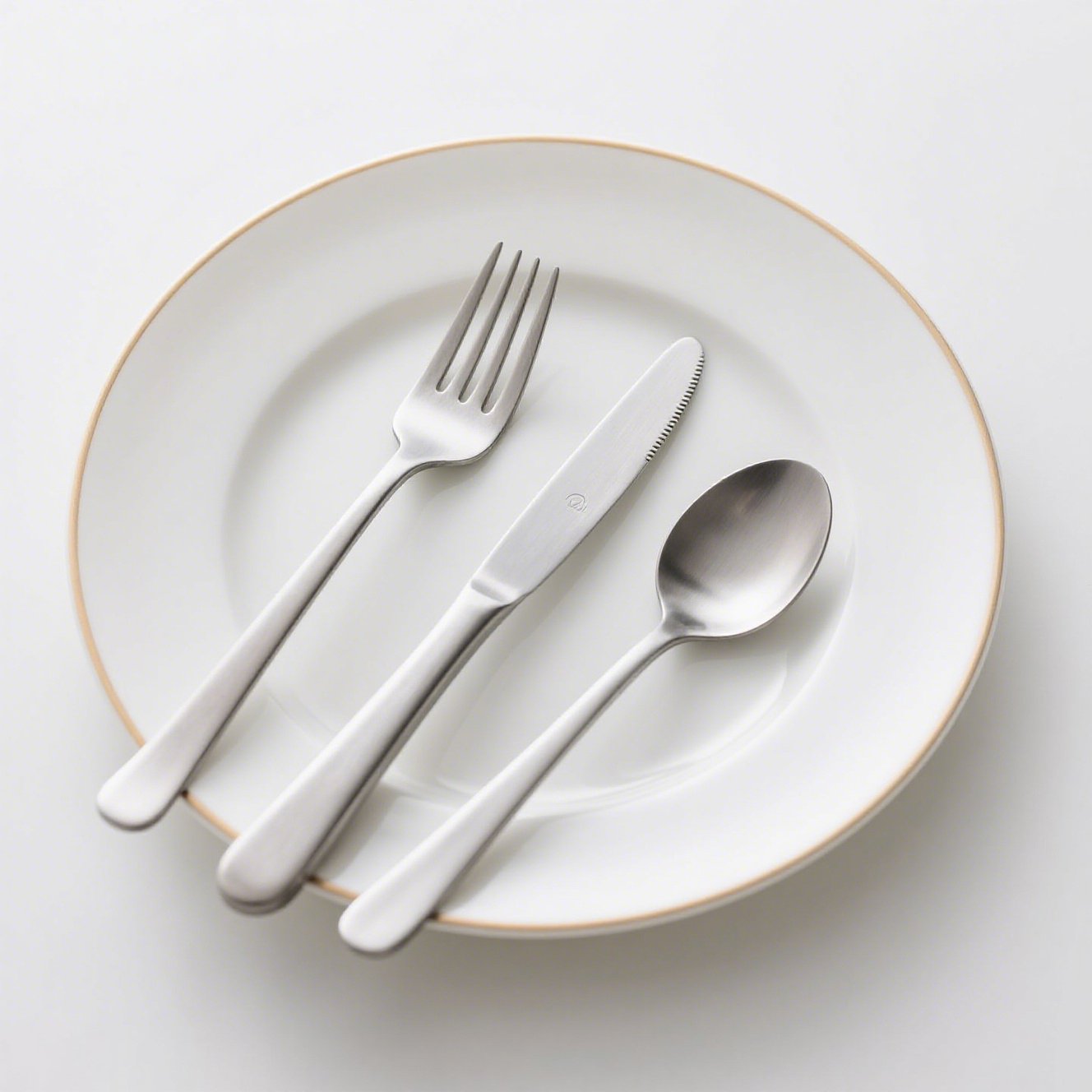 Porcelánově bílá sada dezertního nádobí české varianty