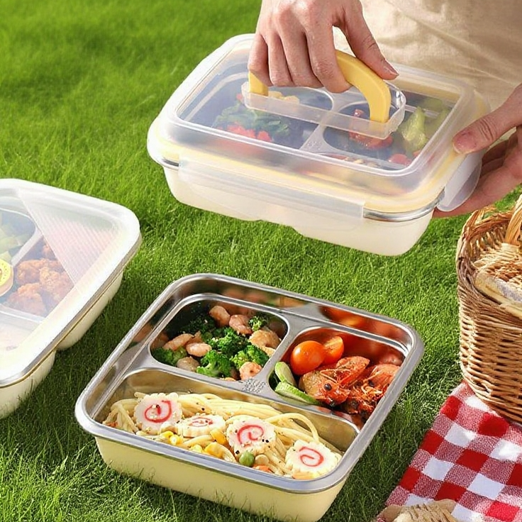 セパレータ付きで仕分け簡単なタッパー