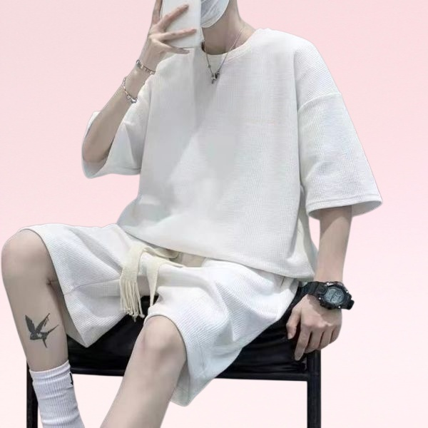 メンズカジュアルスーツ夏ユーストレンド半袖韓国風ルーズショートパンツスポーツハンサムツーピーススーツ