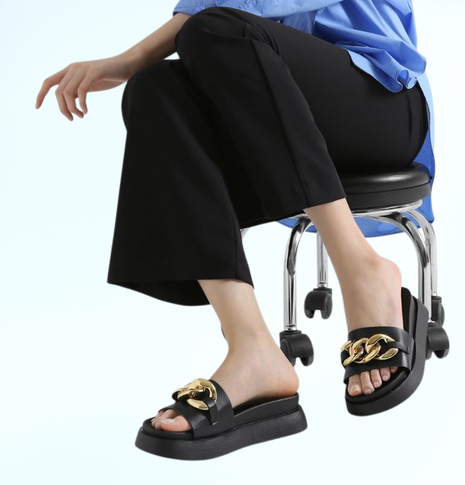 新しいスタイルの万能な厚底ファッショナブルなビーチカジュアルシューズレディースサンダル