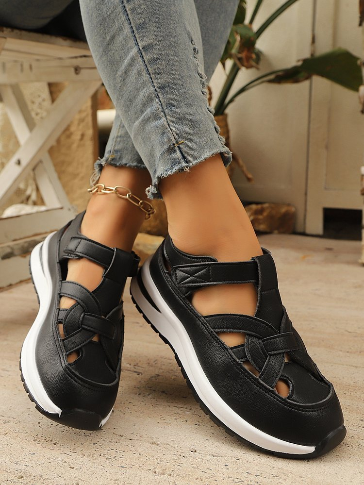 캐주얼하게 신을 수 있는 여성 웨지 샌들