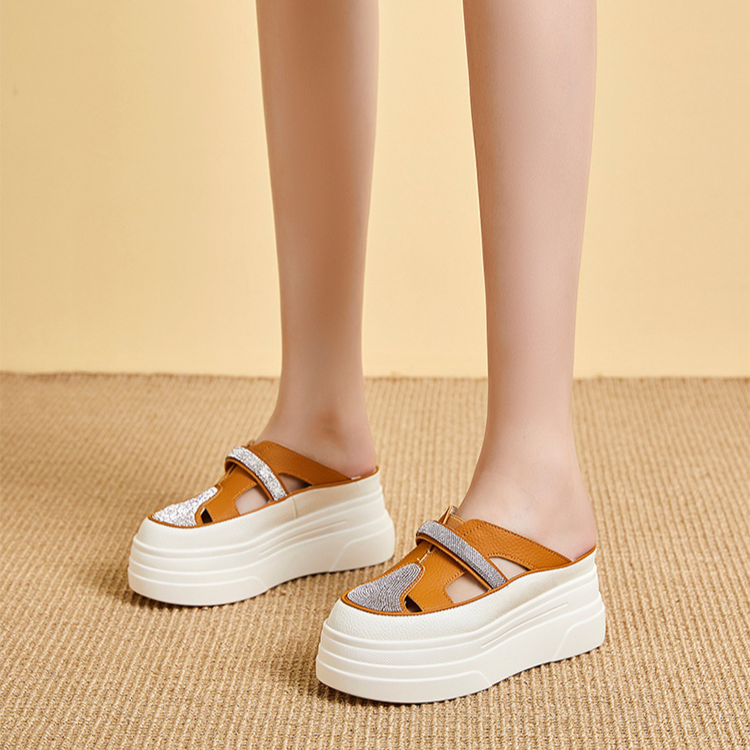 컷아웃 라인스톤 바오터우 하프 슬리퍼