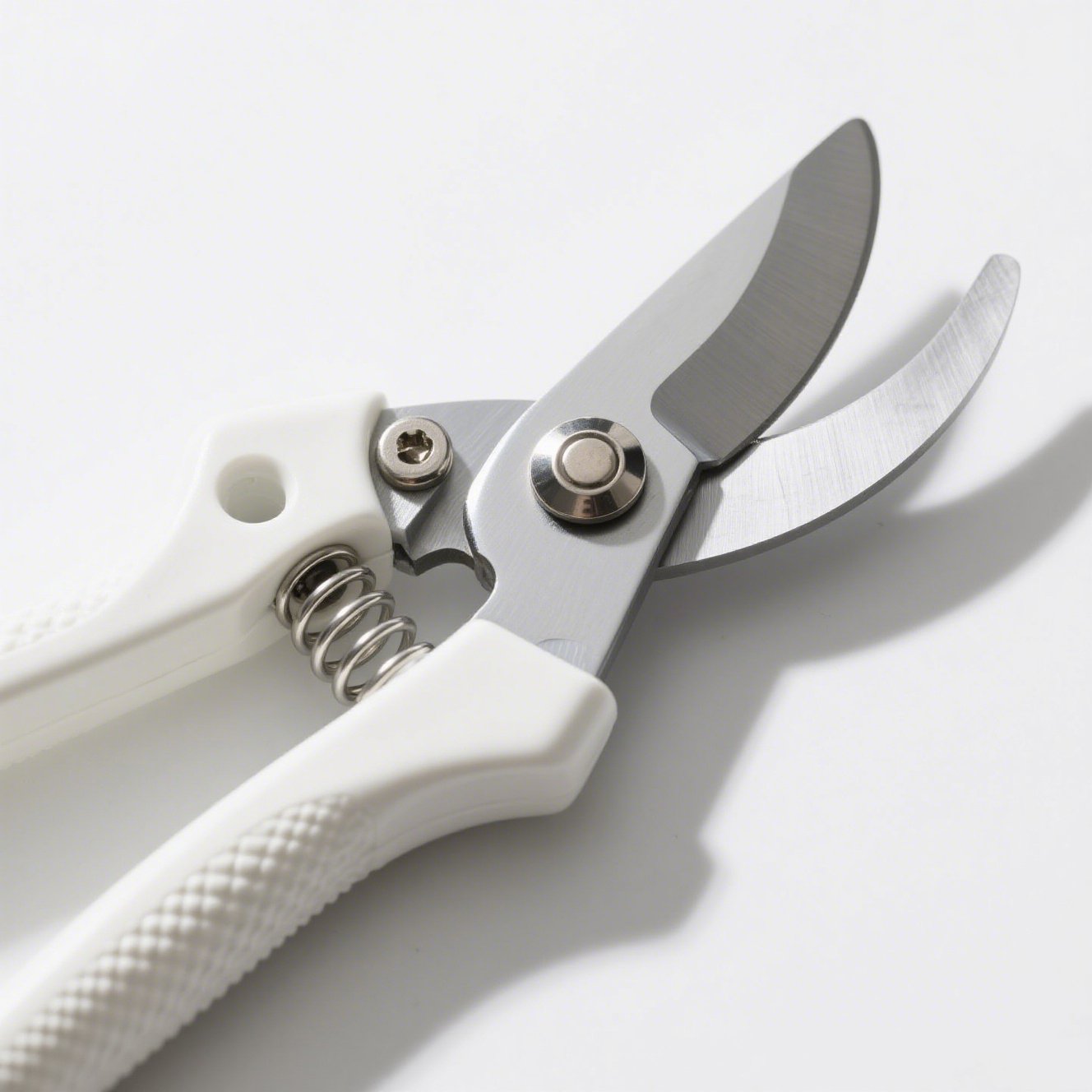 Ergonomická rukojeť zahradnických řezáků pro pohodlný úchop