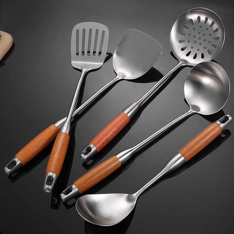 厚めのステンレス調理器具セット木の柄のフライ返しおたまの抜け漏れショッパー家庭用です