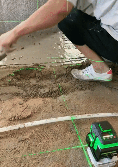 高精度强光细线激光平水仪_09.gif