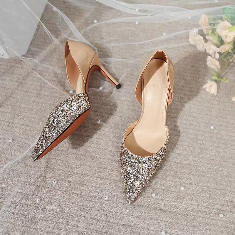 Új strasszos szandálok