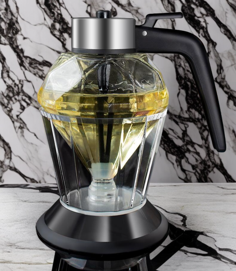 주방에 놓인 누수 방지 전용 기름 주전자