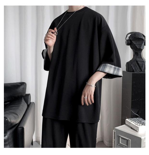 軽やかな素材感のサマーメンズTシャツ