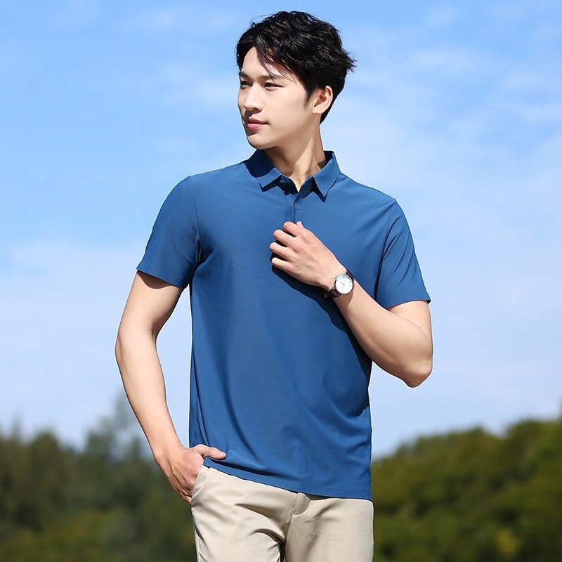 Er war im sommer polo ohne titel