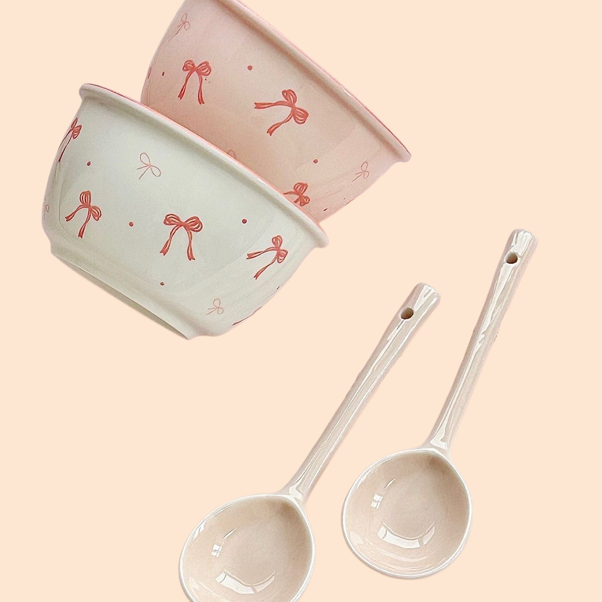 蝶結びの陶器製ライスボウル