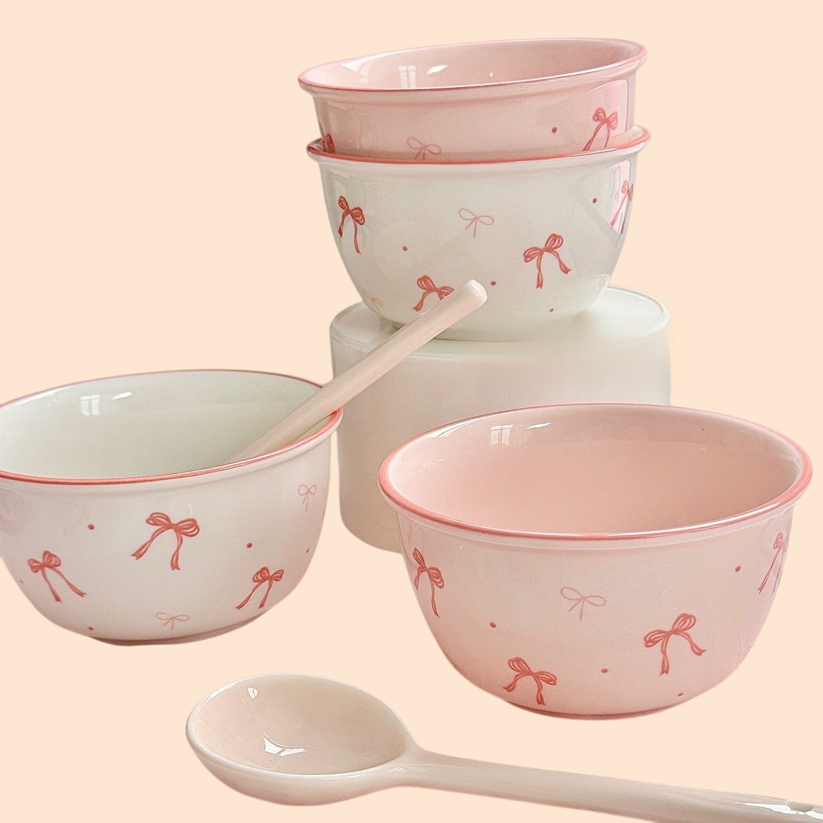 蝶結びの陶器製ライスボウル