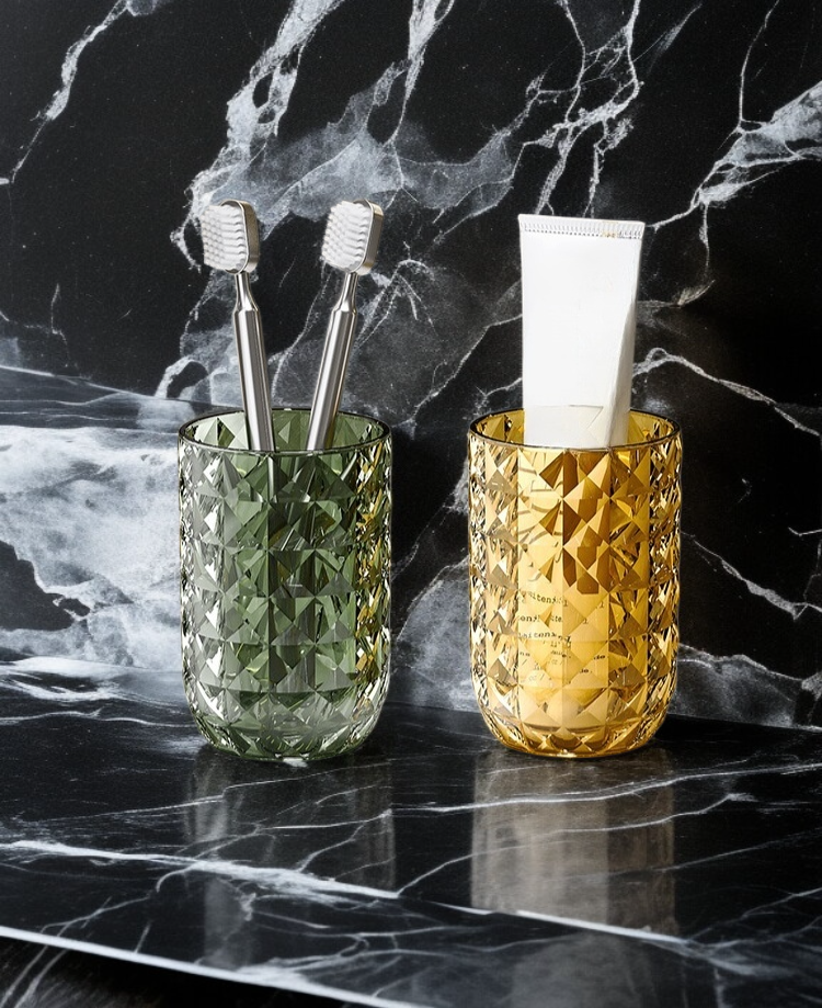 심플한 디자인의 고용모치 양치컵