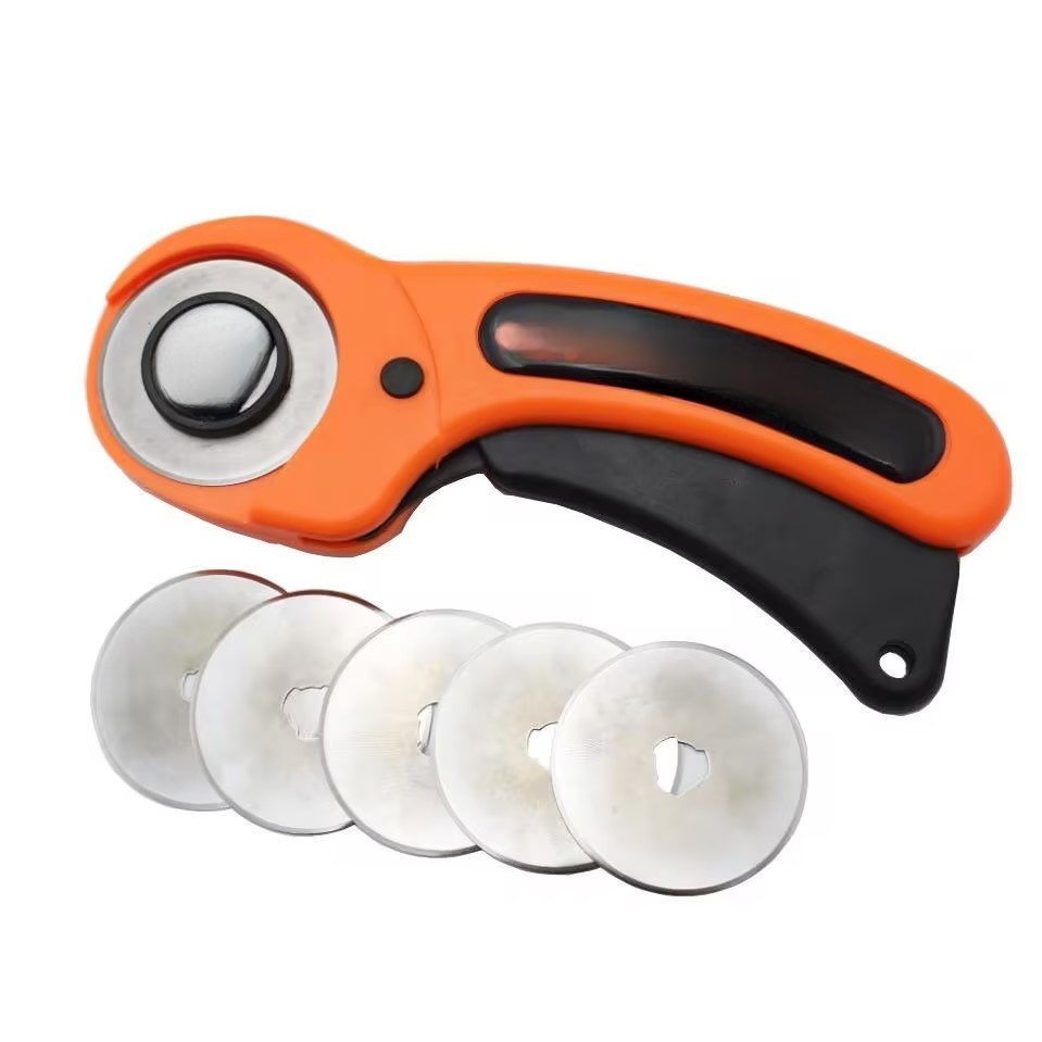 Kruhový řezák na látky v detailu