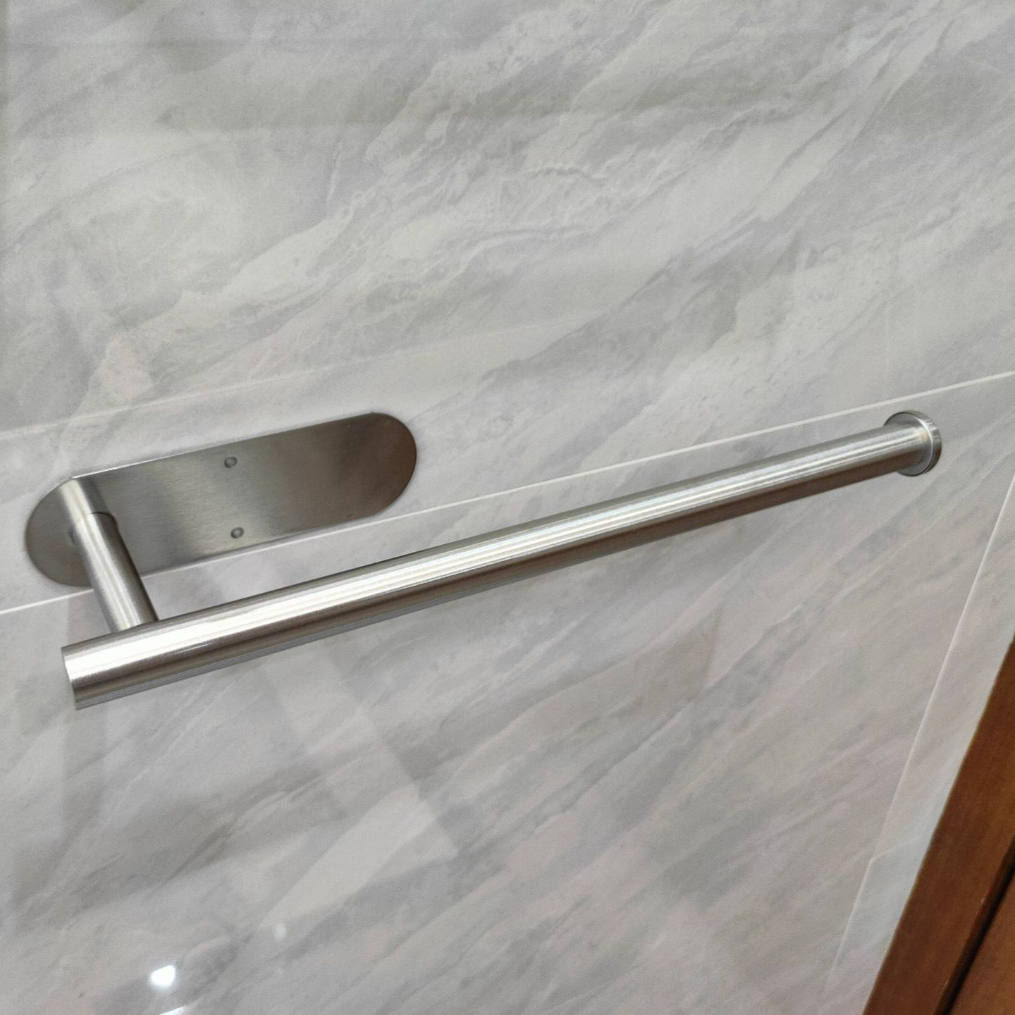 不銹鋼紙巾架免打孔