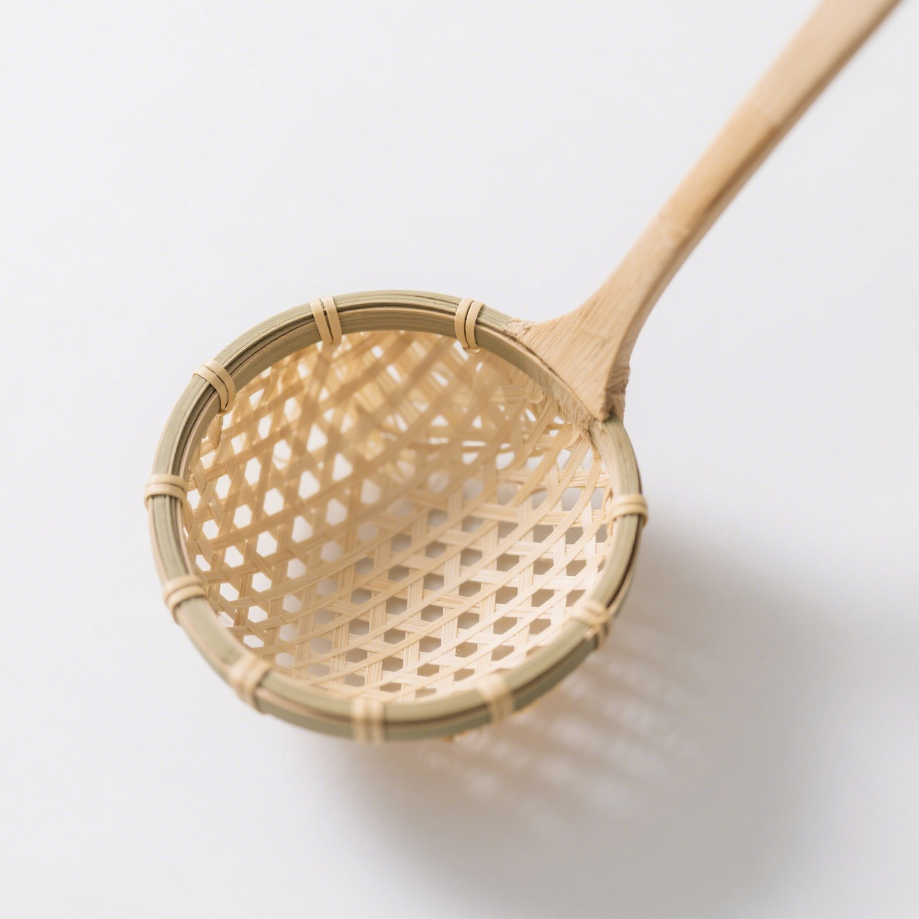 Umweltfreundliches Bambussieb für die Haushaltsküche