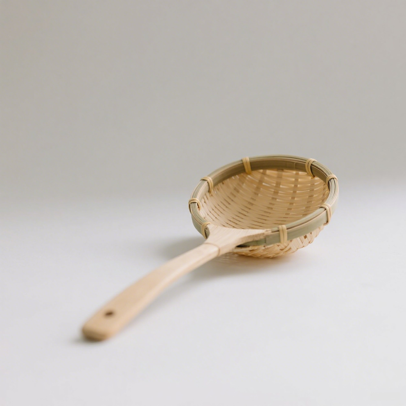 Umweltfreundliches Bambussieb für die Haushaltsküche