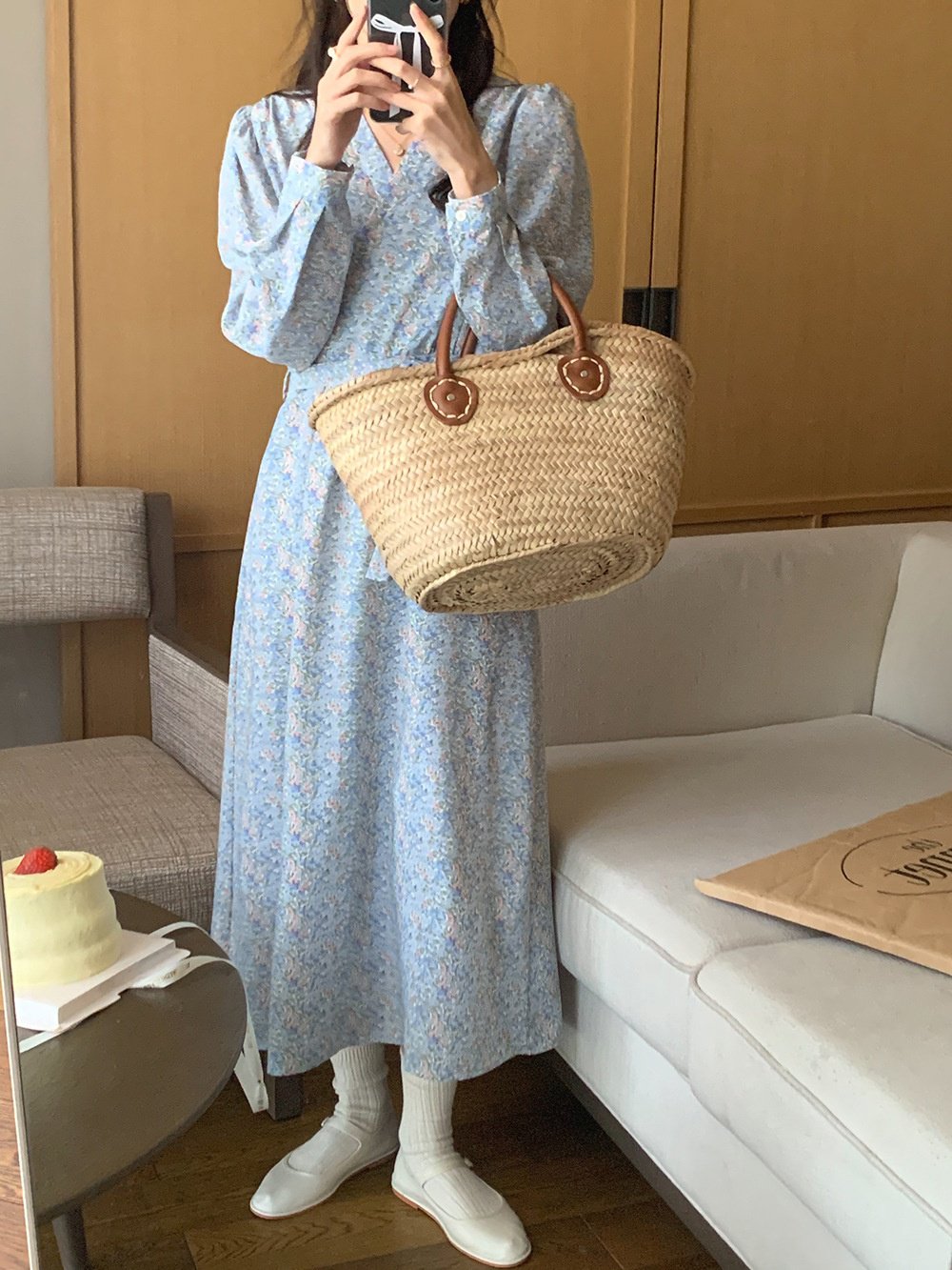 エレガントな花柄ロングワンピース全体画像