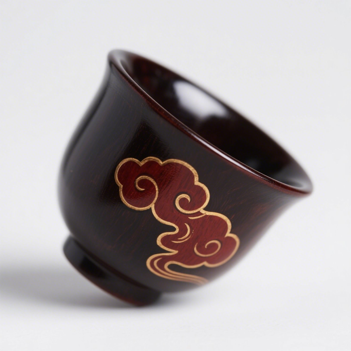 Sada 6 lakovaných šálků v tradičním designu