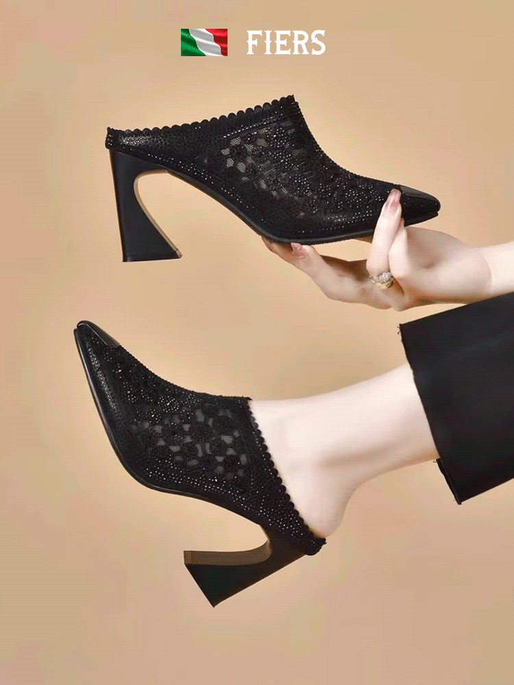 صندل راقي إيطالي من تول جيد التهوية مزين بكريستال لامع مع كعب عريض