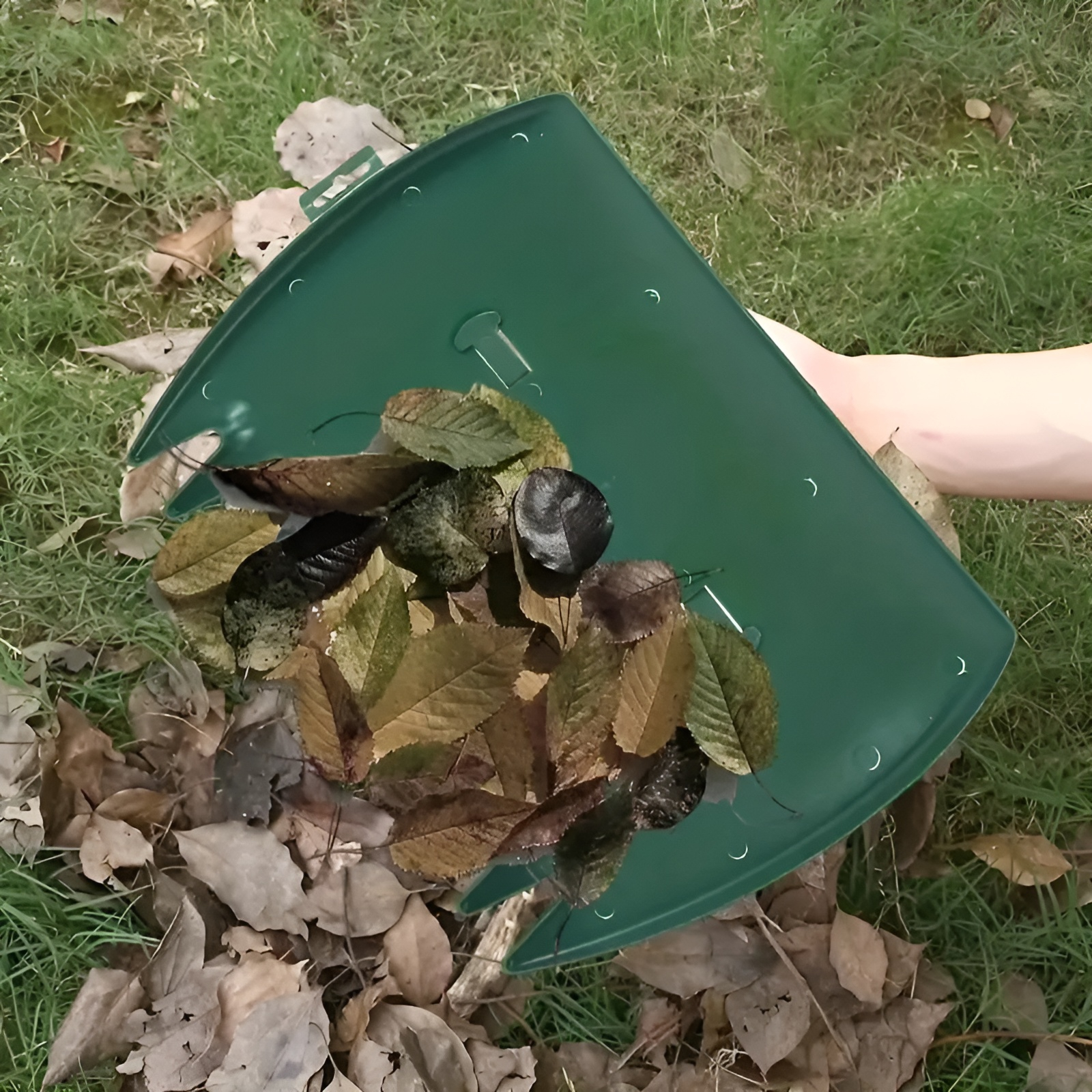 落ち葉集めと分別が簡単なガーデニング用品