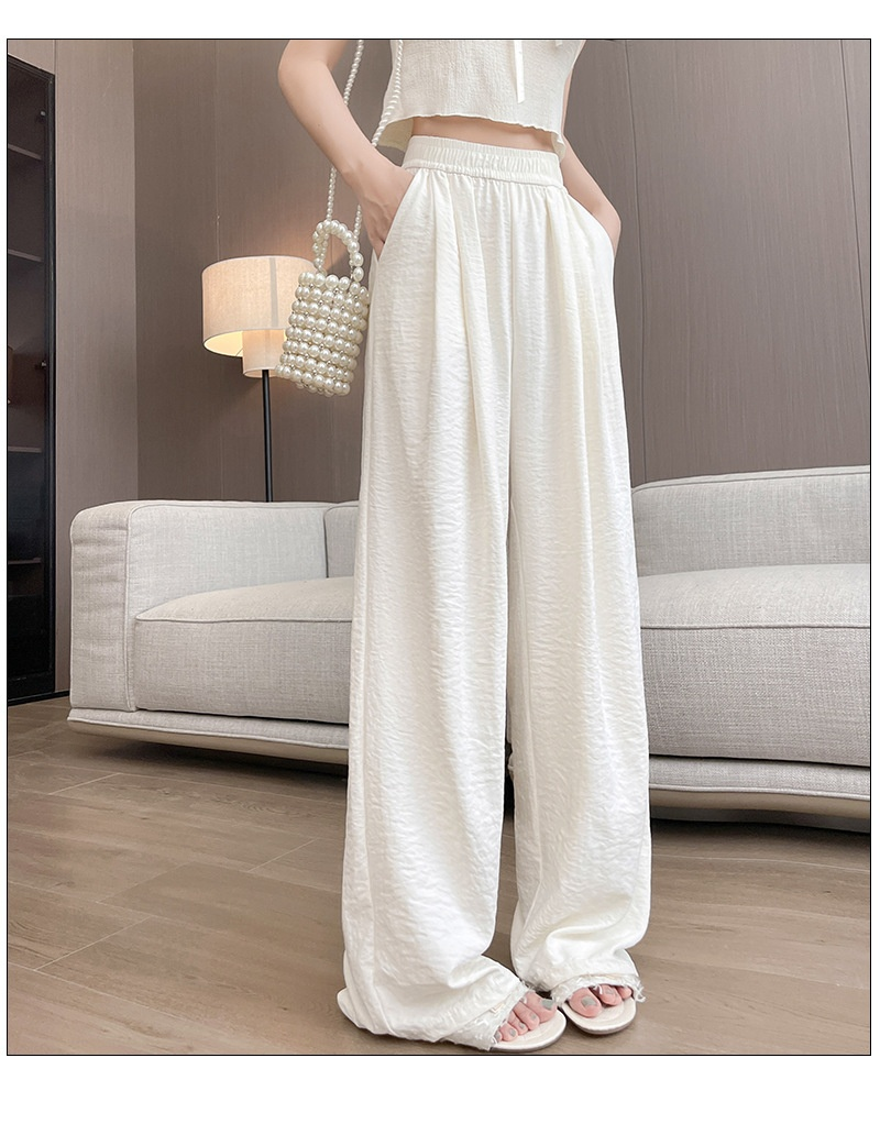 リラックスシーンにおすすめのレディースカジュアルパンツ