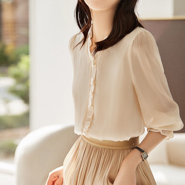 السيدات قميص طويل الأكمام