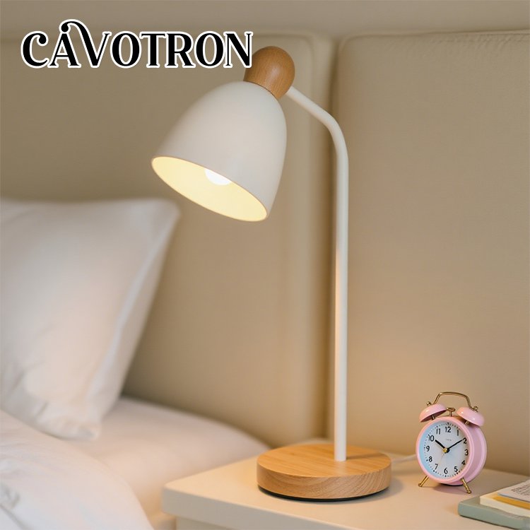 シンプルな目を守るデスクランプ