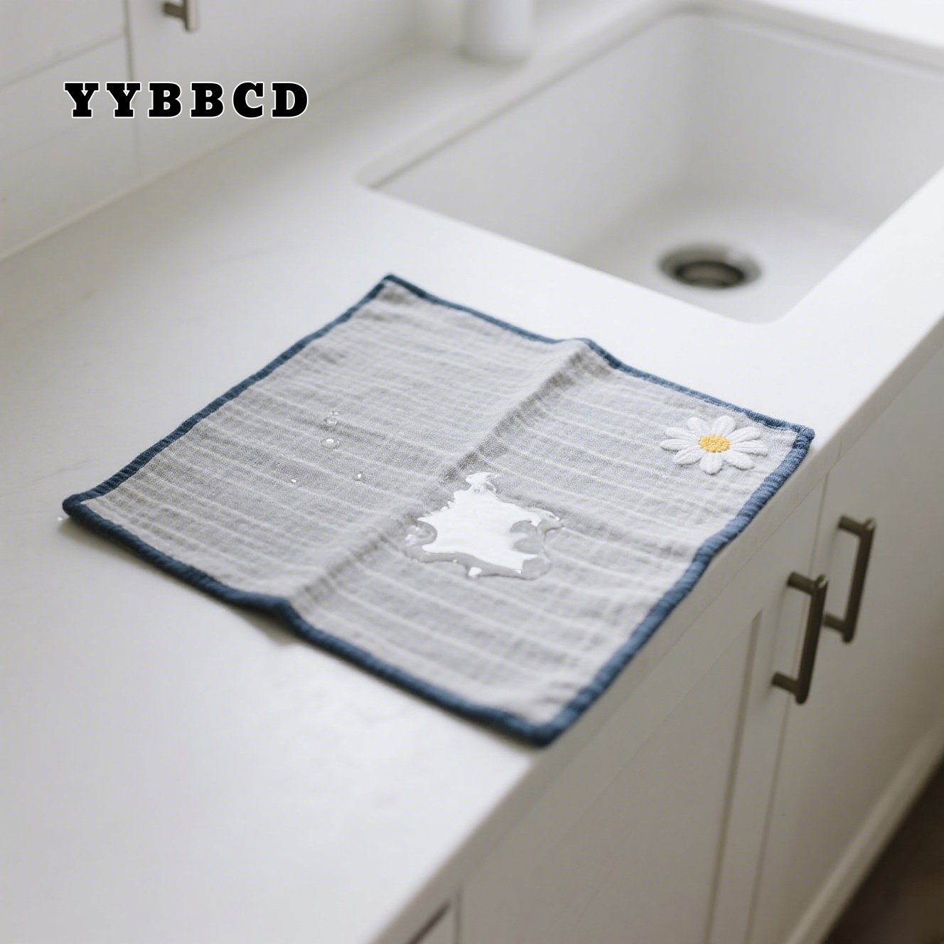 Použití savého hadříku při úklidu kuchyně