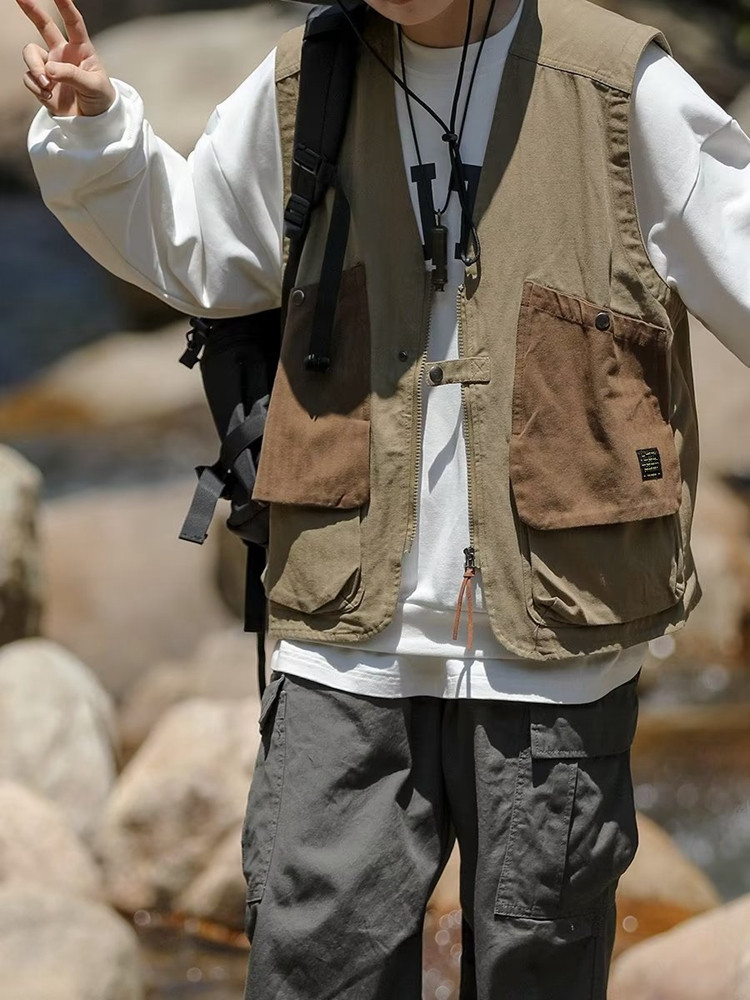 빈티지 감성 남성 멀티 포켓 베스트 측면