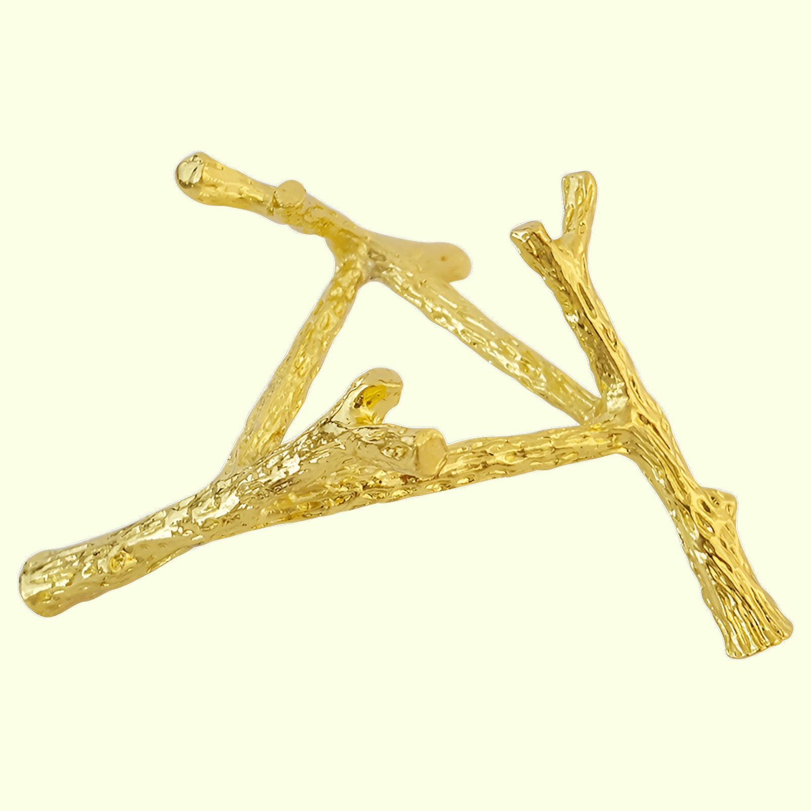 금색 나뭇가지 장식품