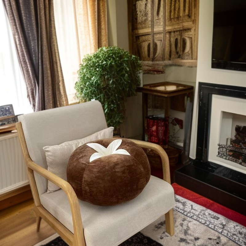 辦公室桌椅上的蕃茄靠枕