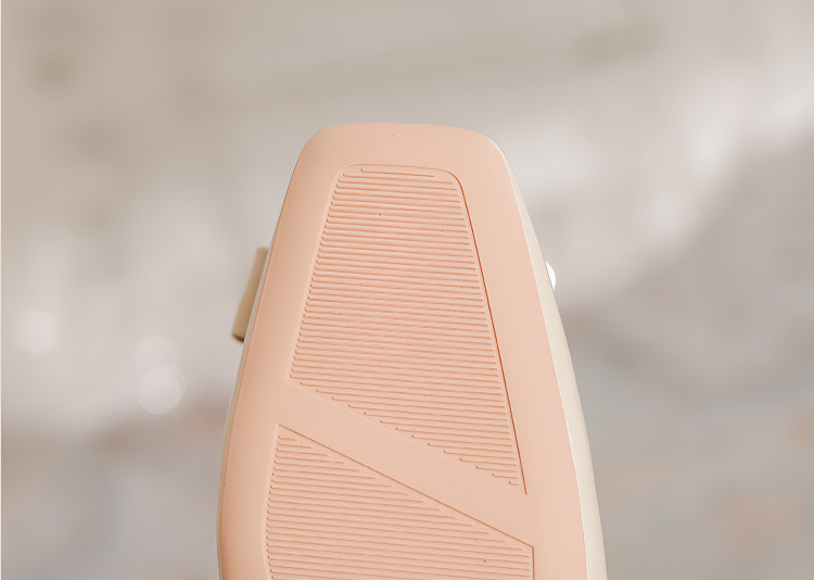 フォーマルシーンにも合うエレガントなパンプス