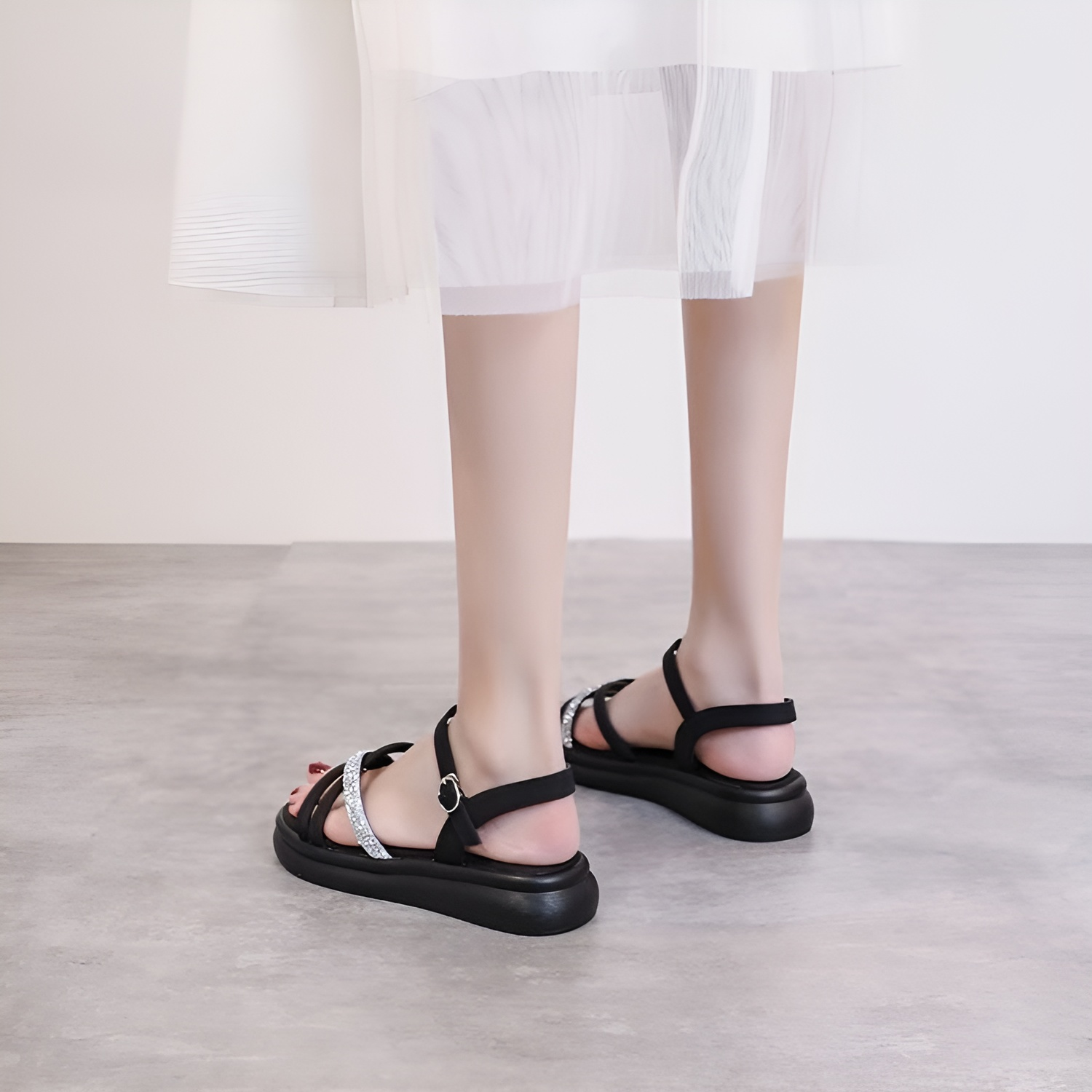 패셔너블한 두꺼운 밑창 샌들