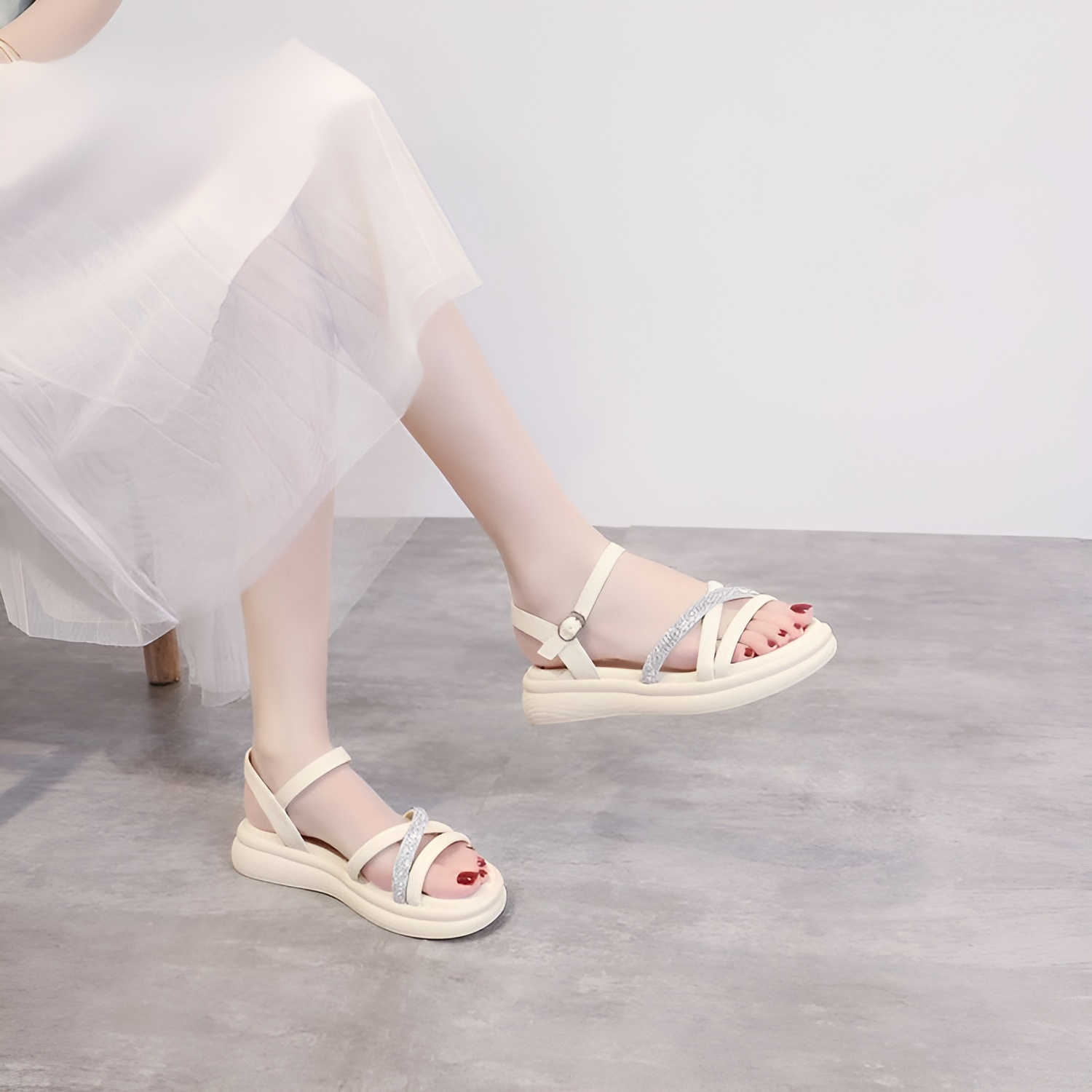 패셔너블한 두꺼운 밑창 샌들