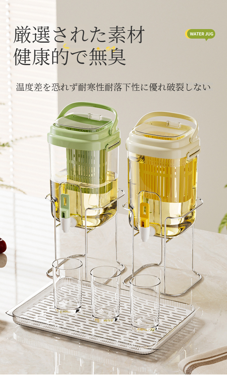 アウトドアでの使用シーン、キャンプテーブル上の冷やかん