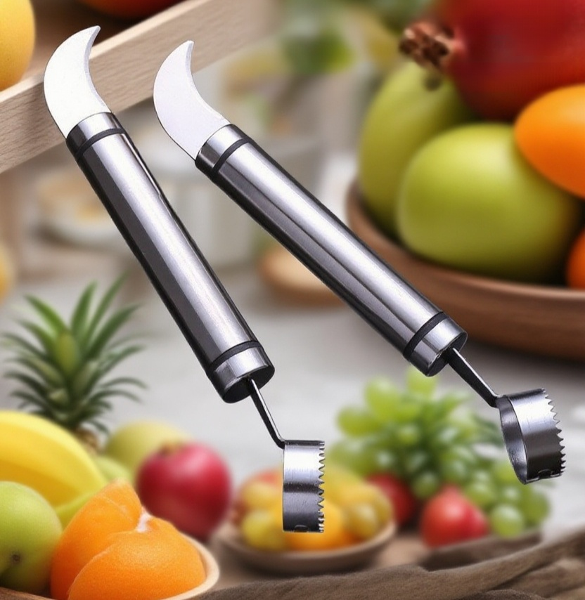스테인리스 소재의 과일 손질 도구 근접 사진