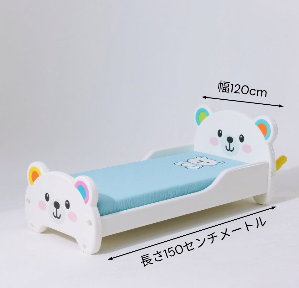 シンプルでおしゃれな木製ベビーベッドデザイン