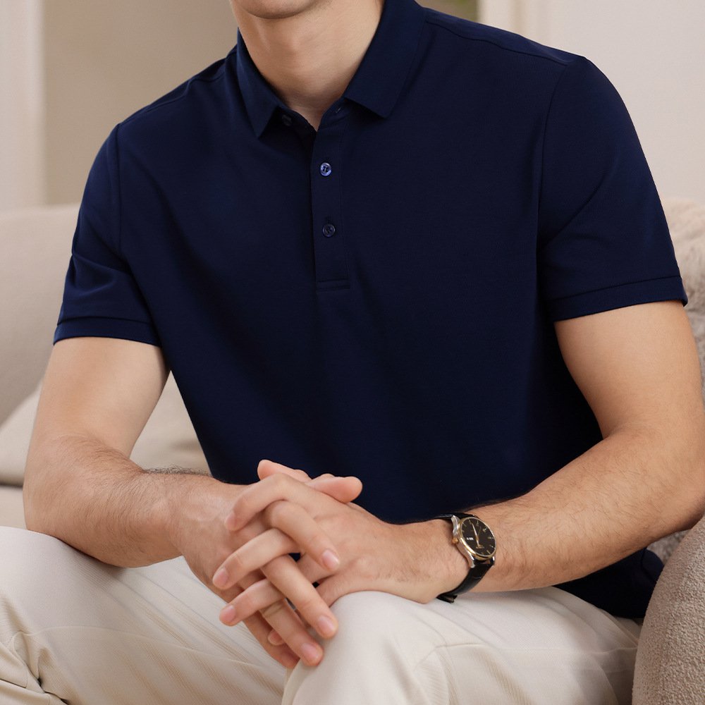 Firmenfreizeit mann kurzärmelig