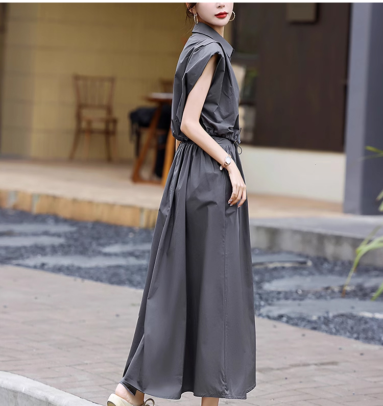 スリム見えミディスカートの着用例