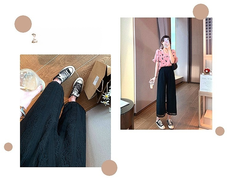 美しいシルエットのレースパンツ 横からの写真